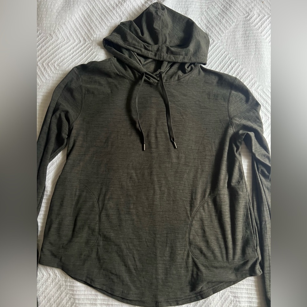 Old Navy - Breathe On Hooded Active Top with Thumbholes